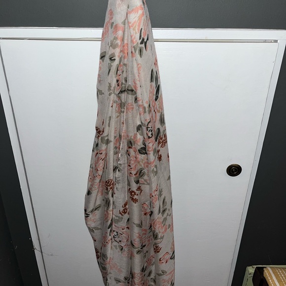 MELIFLUOS Pastel Rose Print 72”x36” Wrap/Scarf/Shawl - Picture 6 of 7